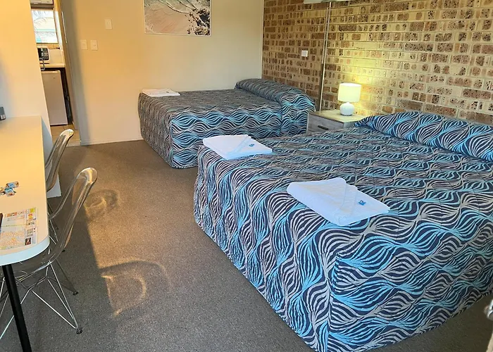Golden Beach Motor Inn, Caloundra